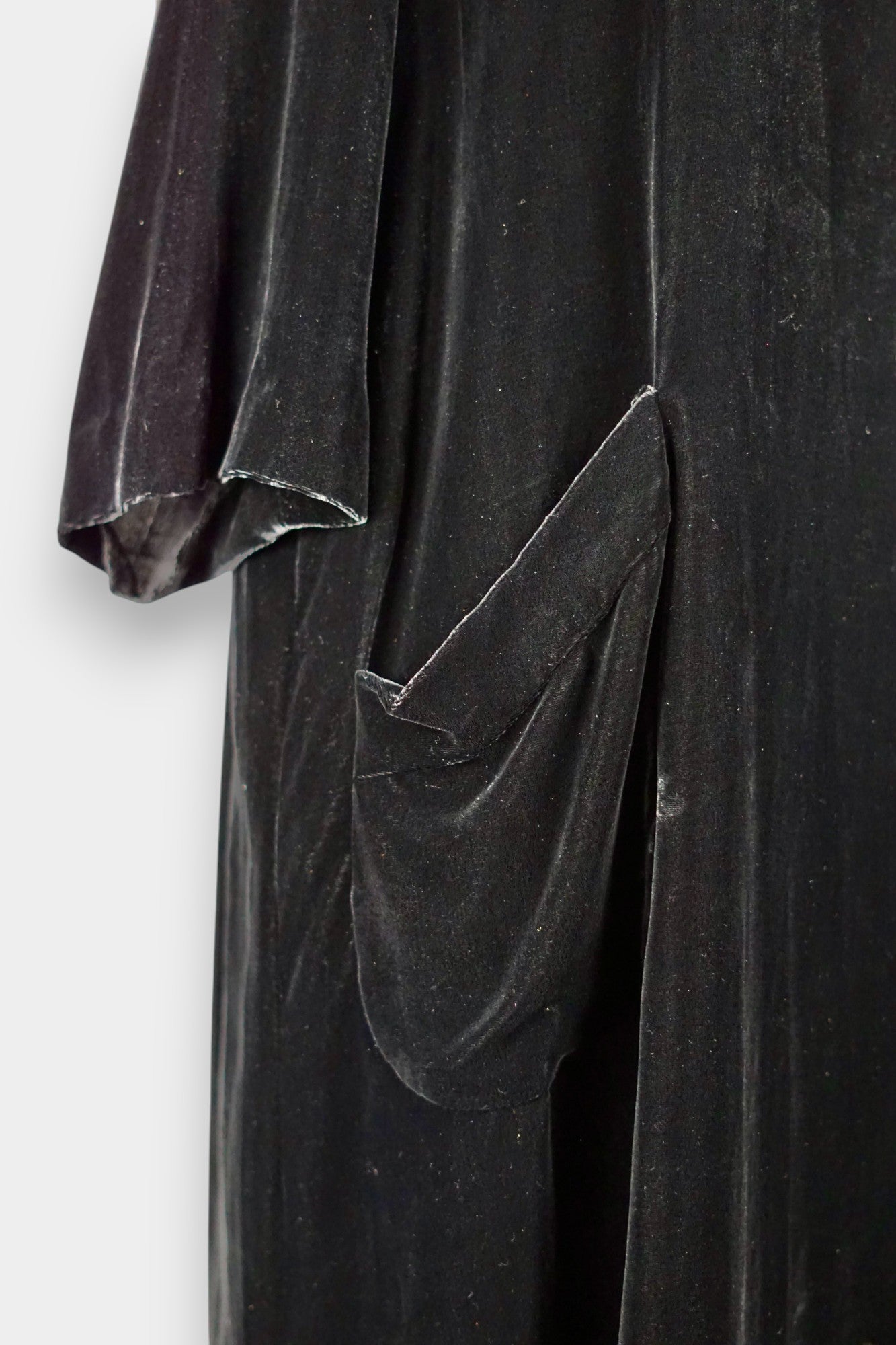 Silk Velvet Relaxed-Fit Tunic Dress in Classic Black