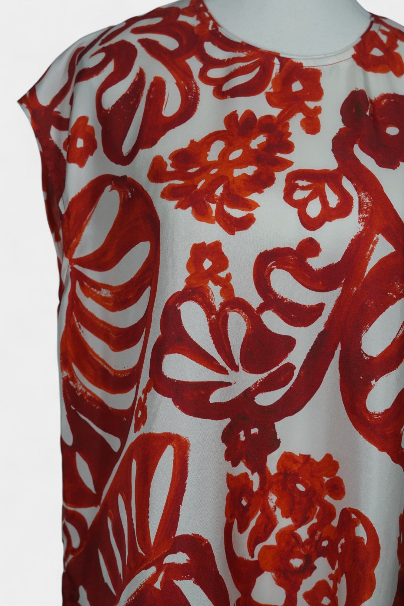 Bold Red Floral Mulberry Silk Sleeveless Top | Chic Silk Blouse