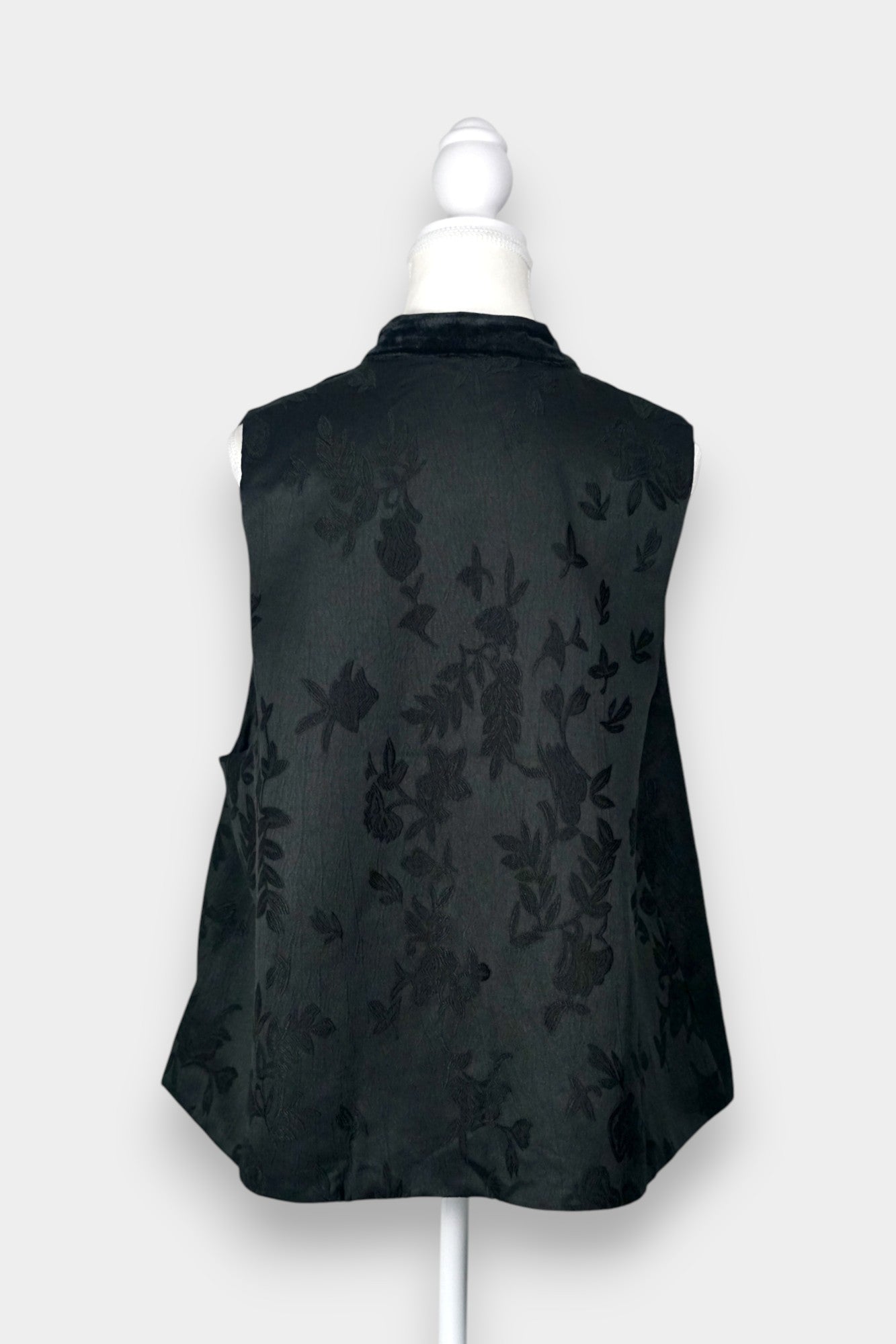 Handcrafted Floral Song Dynasty Brocade Silk Vest | 100% Mulberry Silk Outerwear
