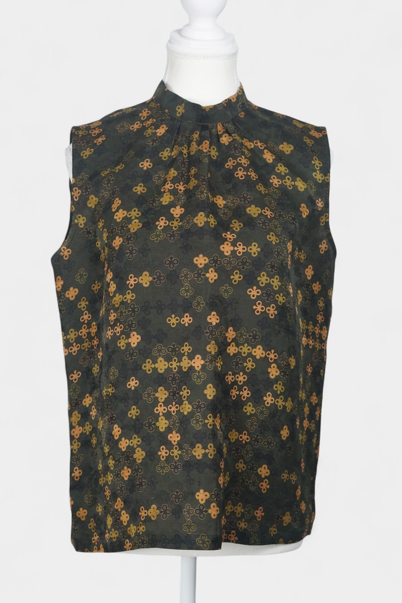 Gambiered Guangdong Gauze Silk Sleeveless Top | Geometric Jacquard