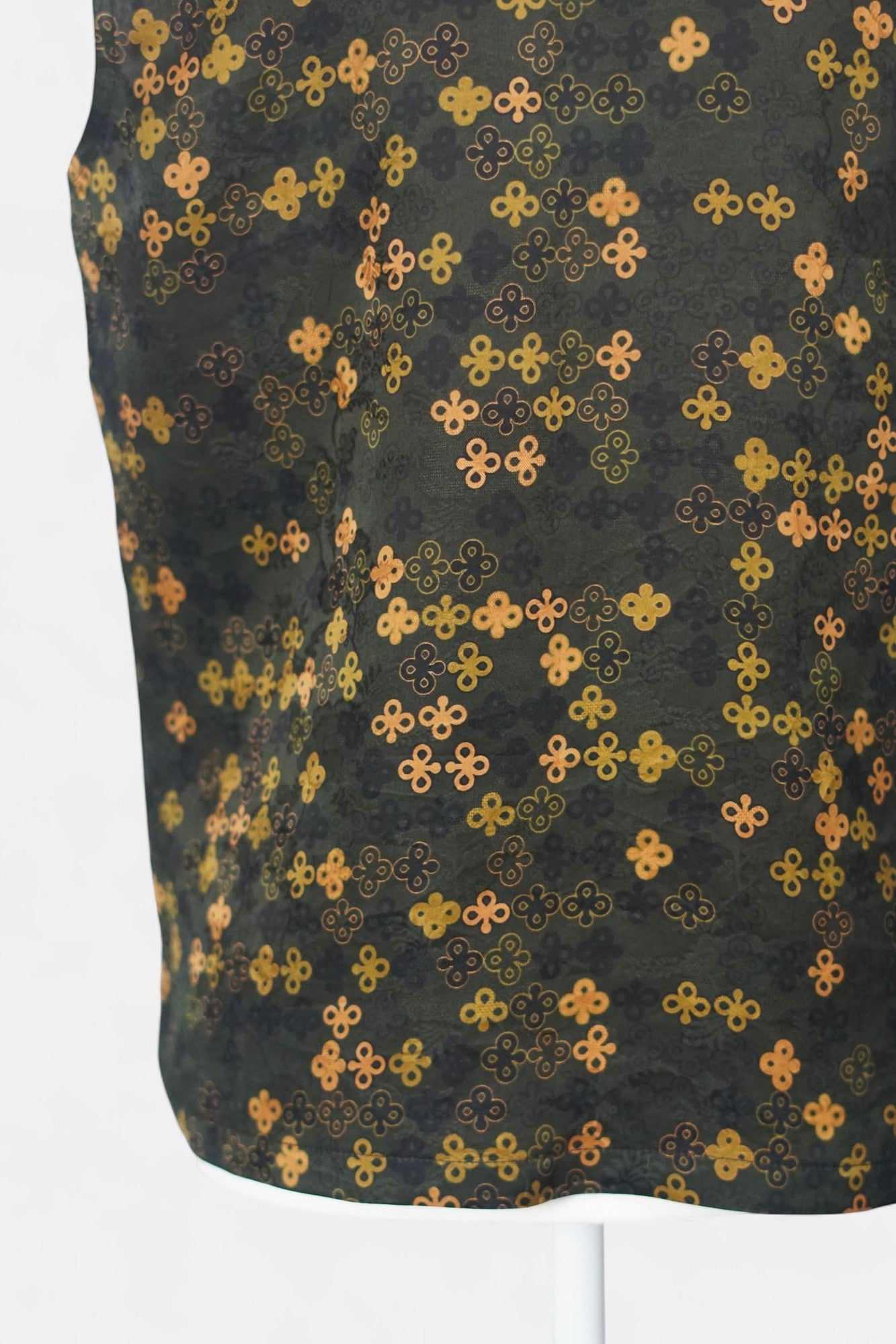 Gambiered Guangdong Gauze Silk Sleeveless Top | Geometric Jacquard