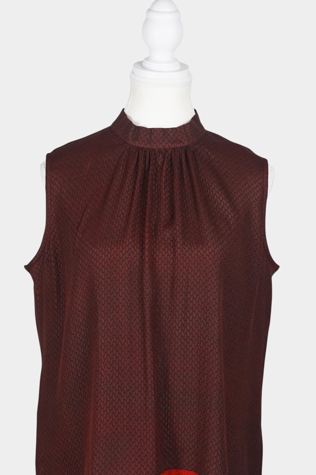 Handmade Gambiered Guangdong Gauze Silk Sleeveless Top | Burgundy
