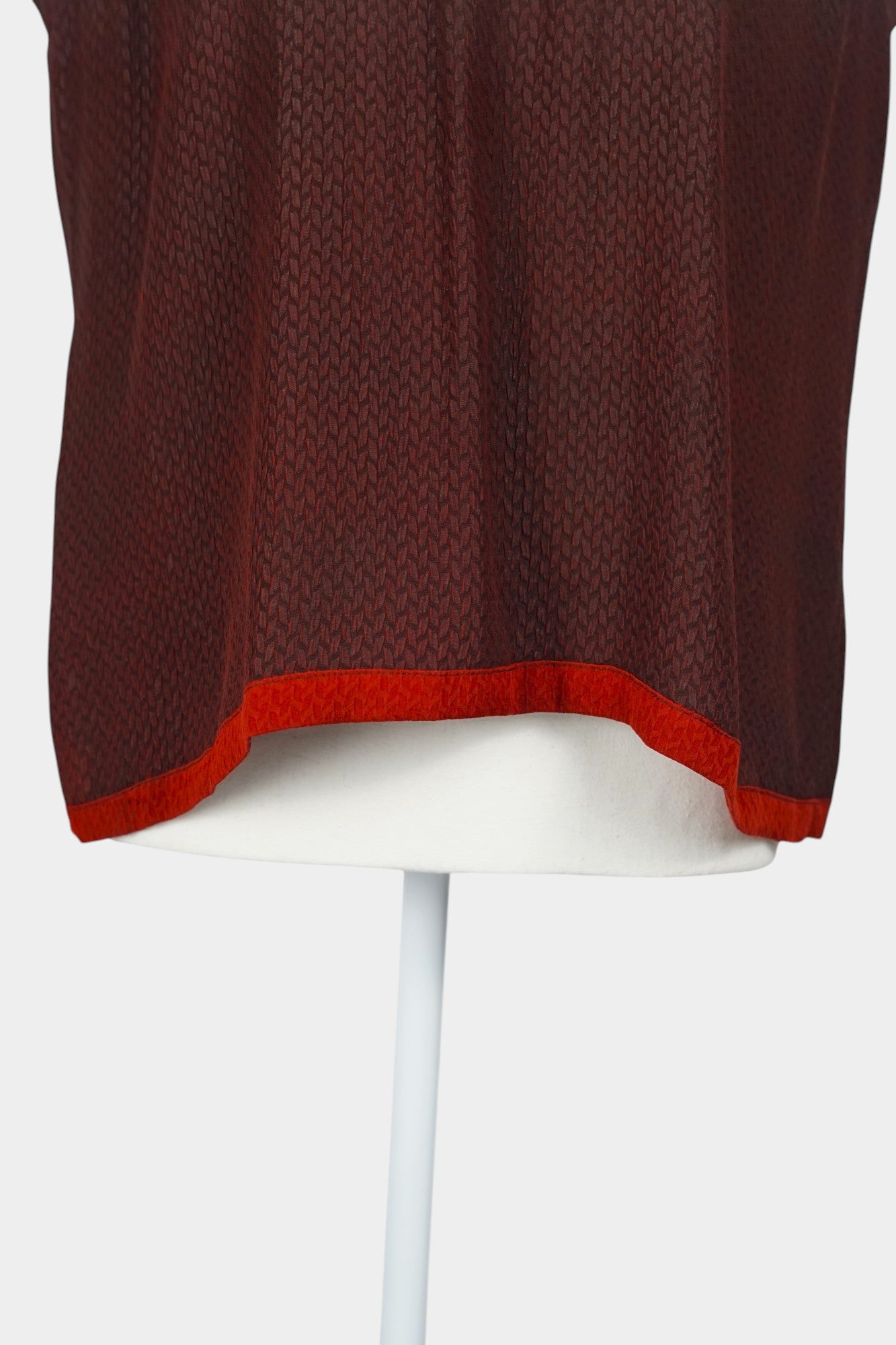 Handmade Gambiered Guangdong Gauze Silk Sleeveless Top | Burgundy