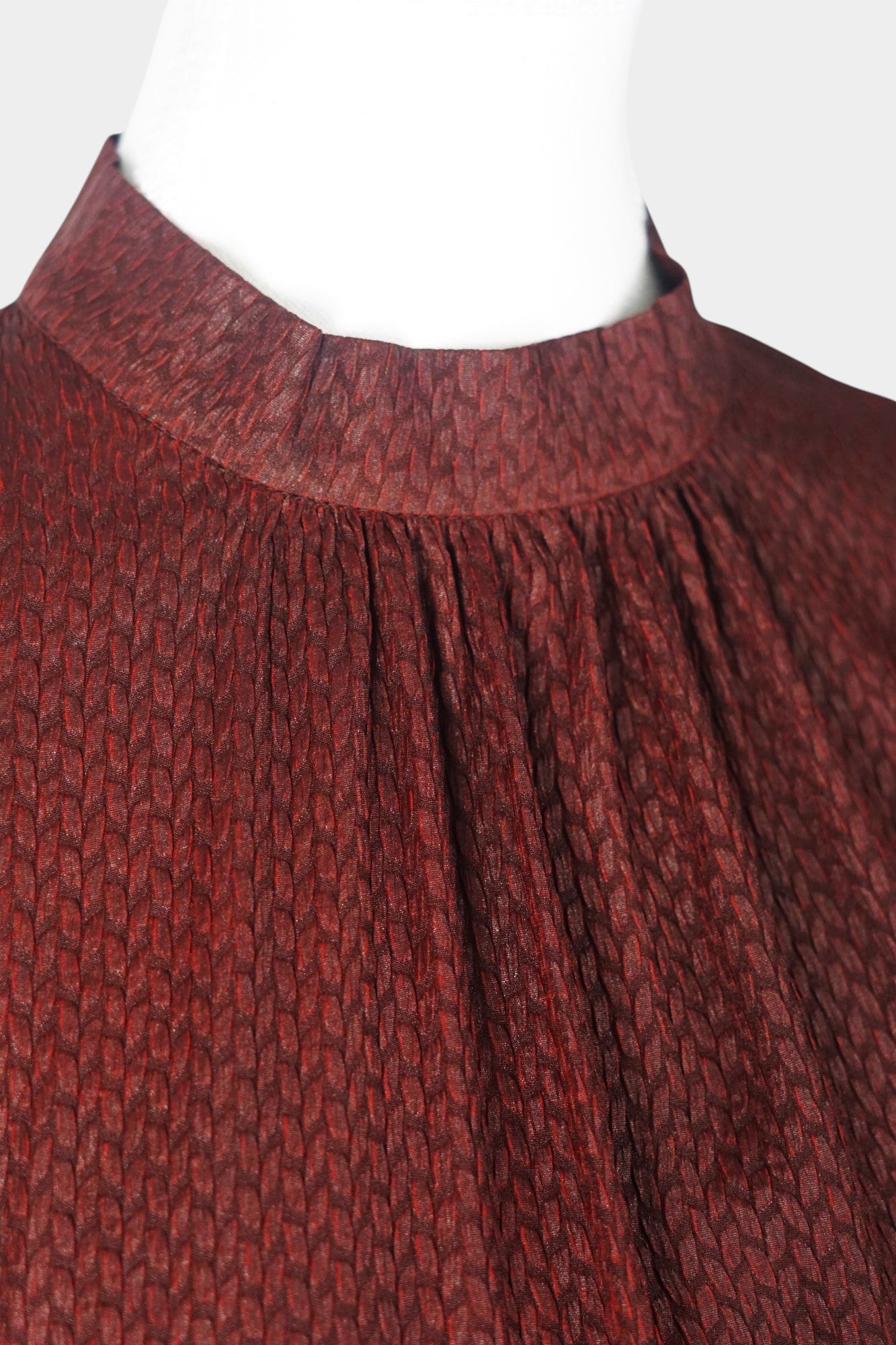 Handmade Gambiered Guangdong Gauze Silk Sleeveless Top | Burgundy