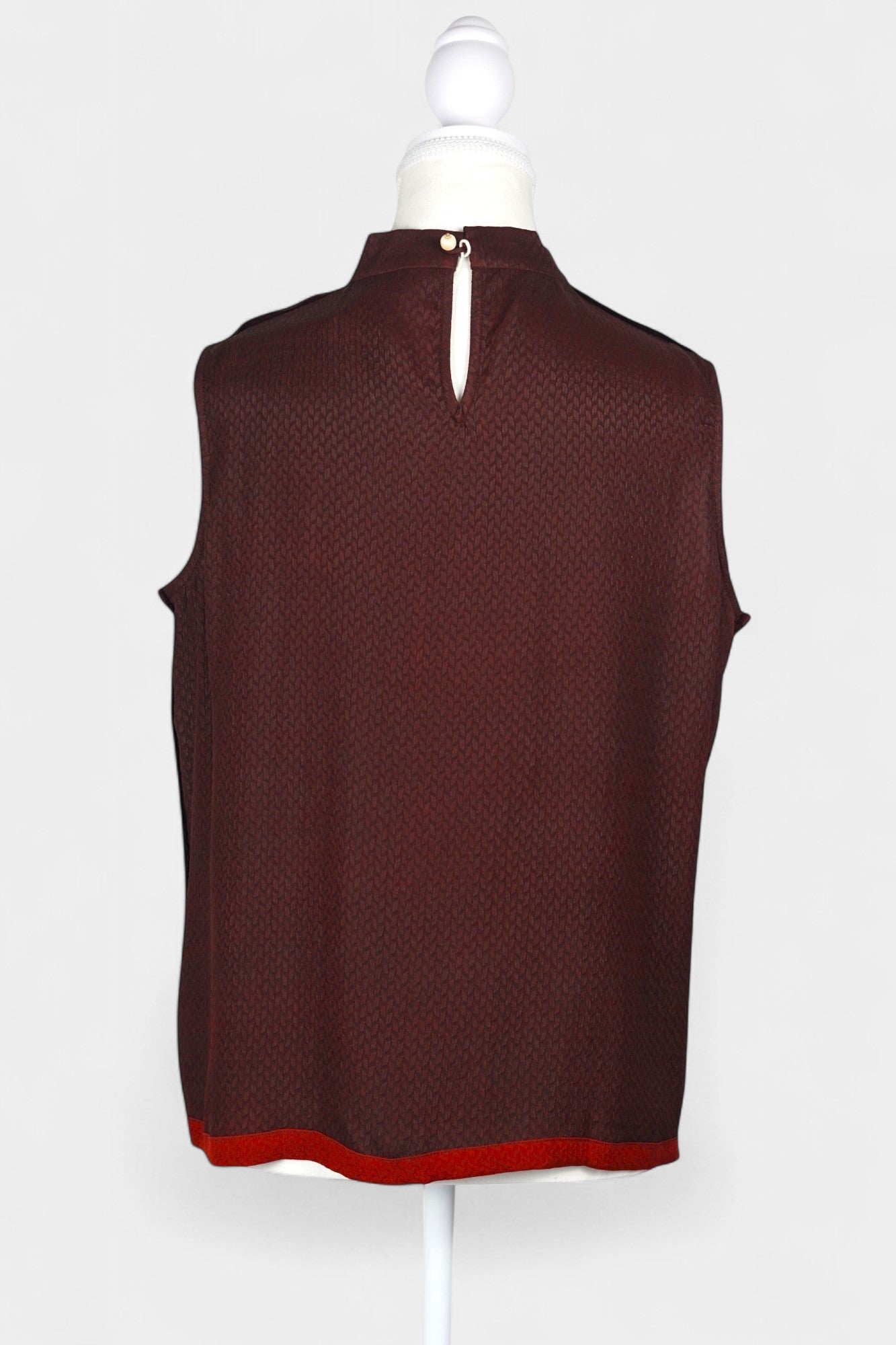 Handmade Gambiered Guangdong Gauze Silk Sleeveless Top | Burgundy
