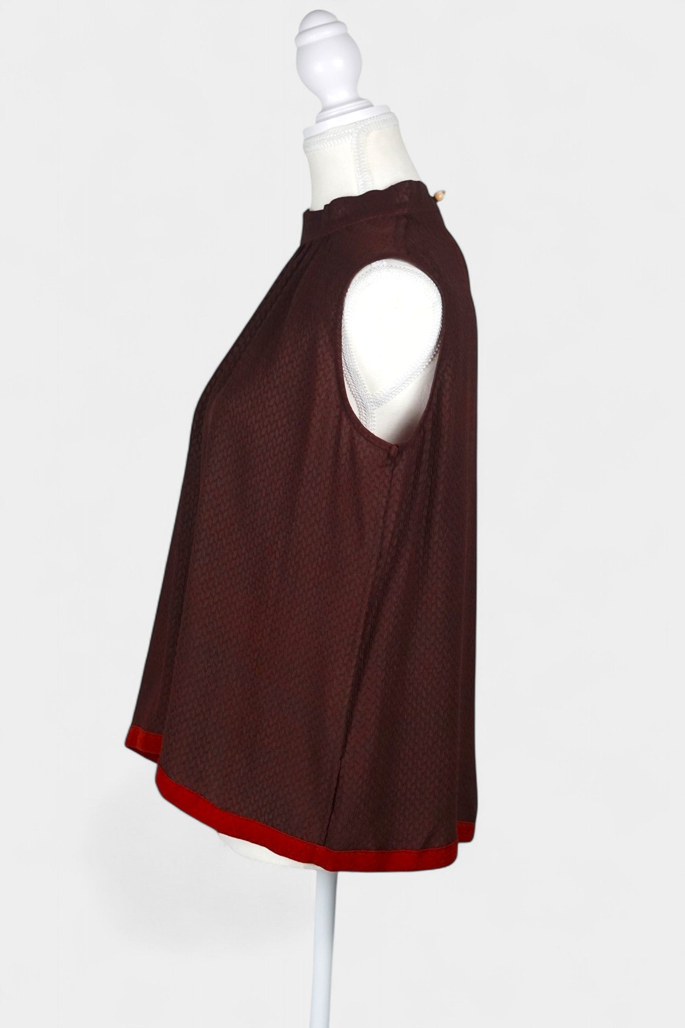 Handmade Gambiered Guangdong Gauze Silk Sleeveless Top | Burgundy