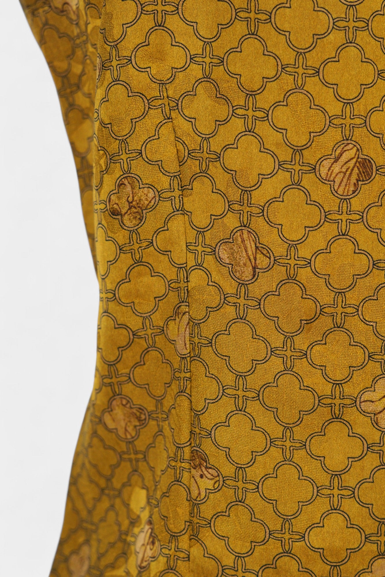 Gambiered Gauze Silk Blazer & Camisole Set | Gold Geometric Print