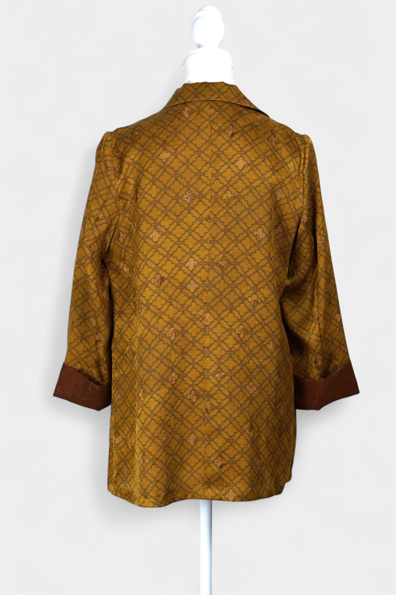Gambiered Gauze Silk Blazer & Camisole Set | Gold Geometric Print