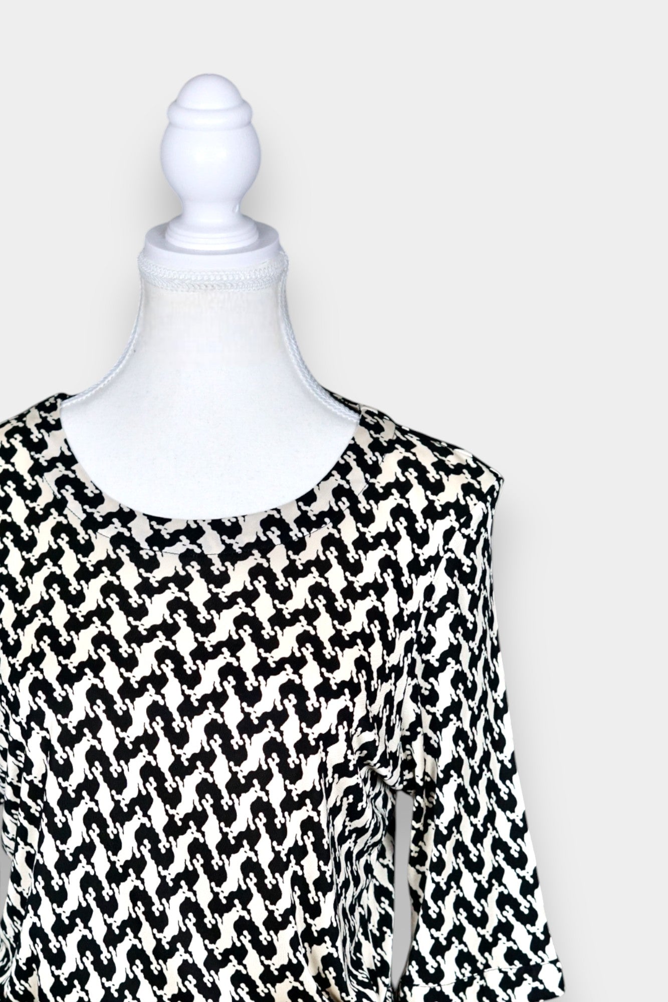 Printed Blouse with Drawstring Waist | Black & White Zigzag