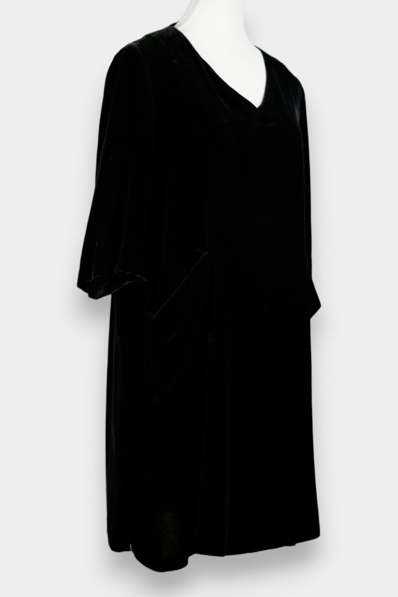 Silk Velvet Relaxed-Fit Tunic Dress in Classic Black