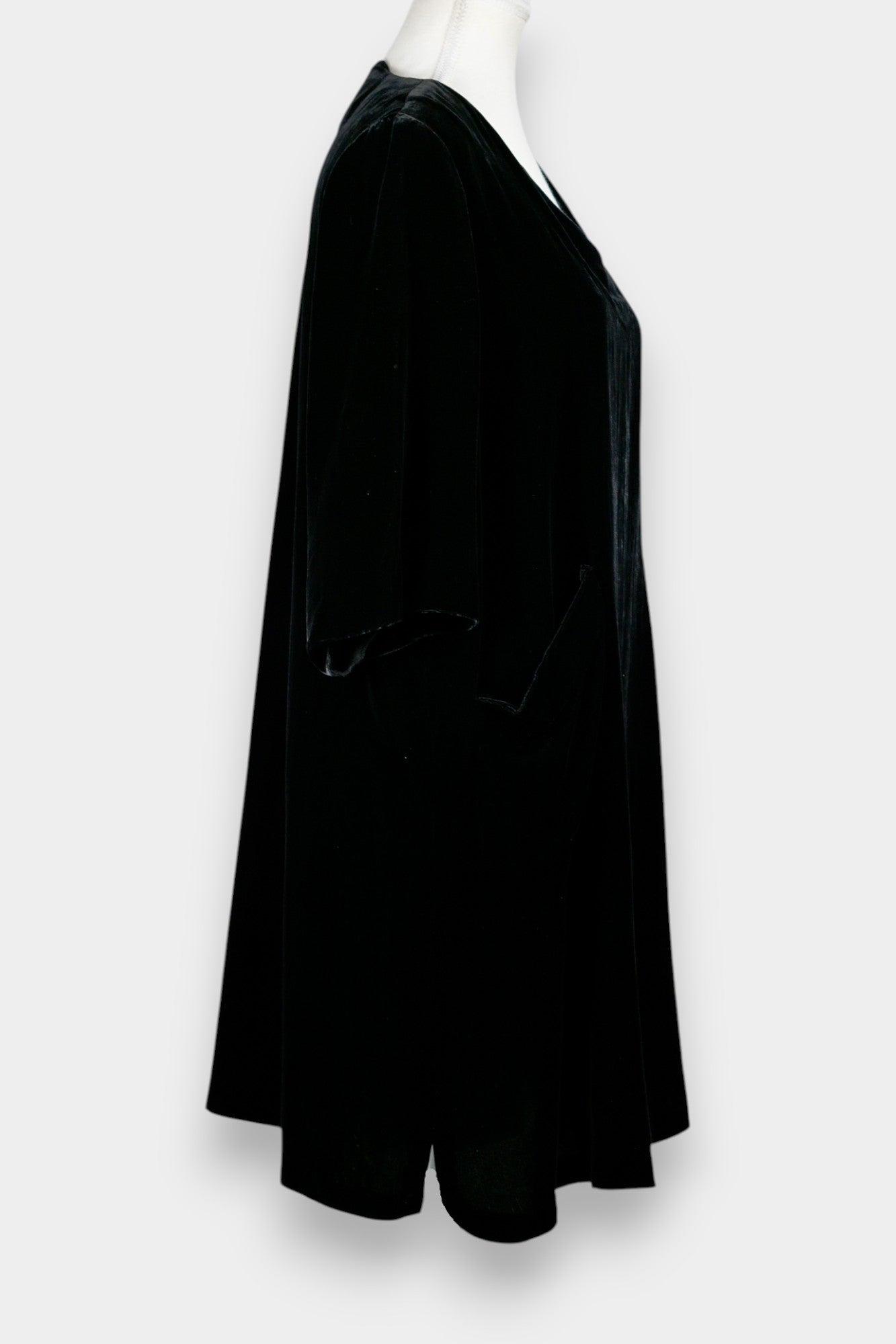 Silk Velvet Relaxed-Fit Tunic Dress in Classic Black