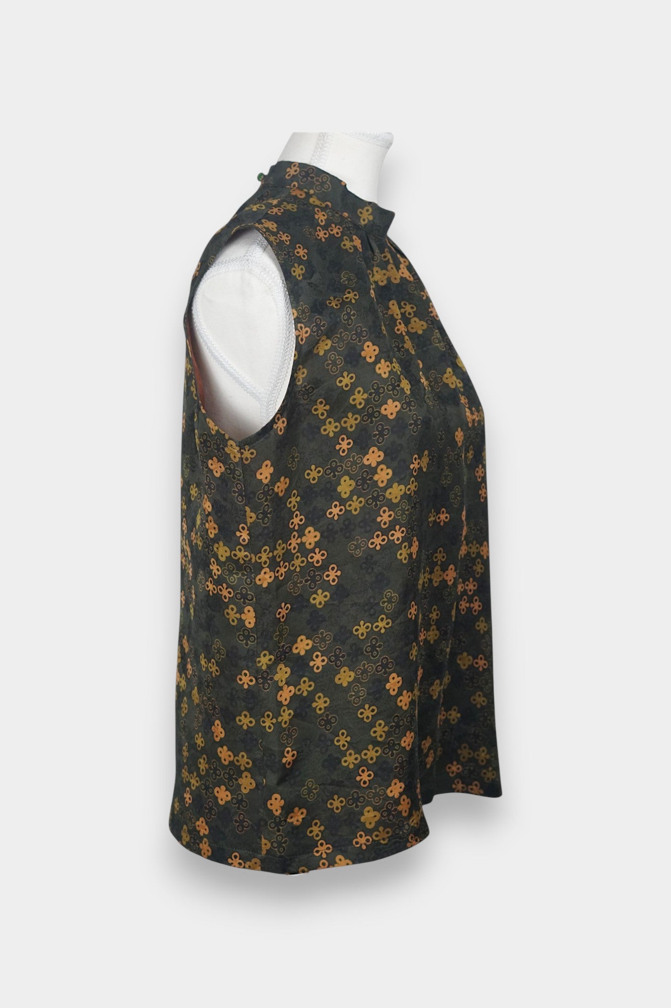 Gambiered Guangdong Gauze Silk Sleeveless Top | Geometric Jacquard