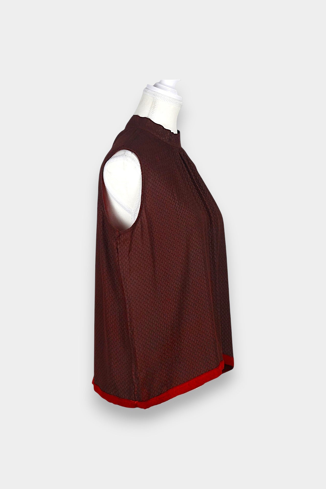 Handmade Gambiered Guangdong Gauze Silk Sleeveless Top | Burgundy