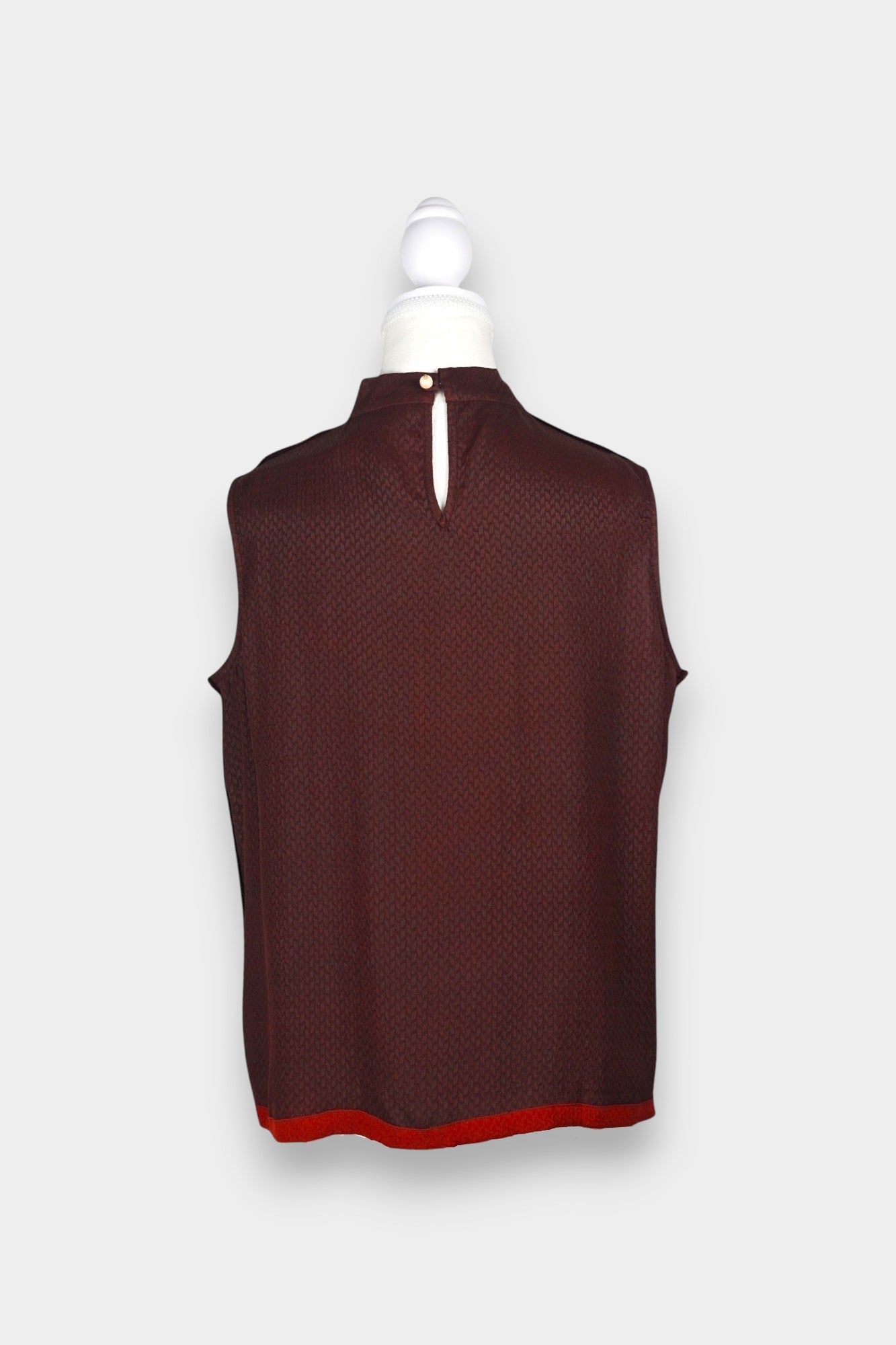 Handmade Gambiered Guangdong Gauze Silk Sleeveless Top | Burgundy