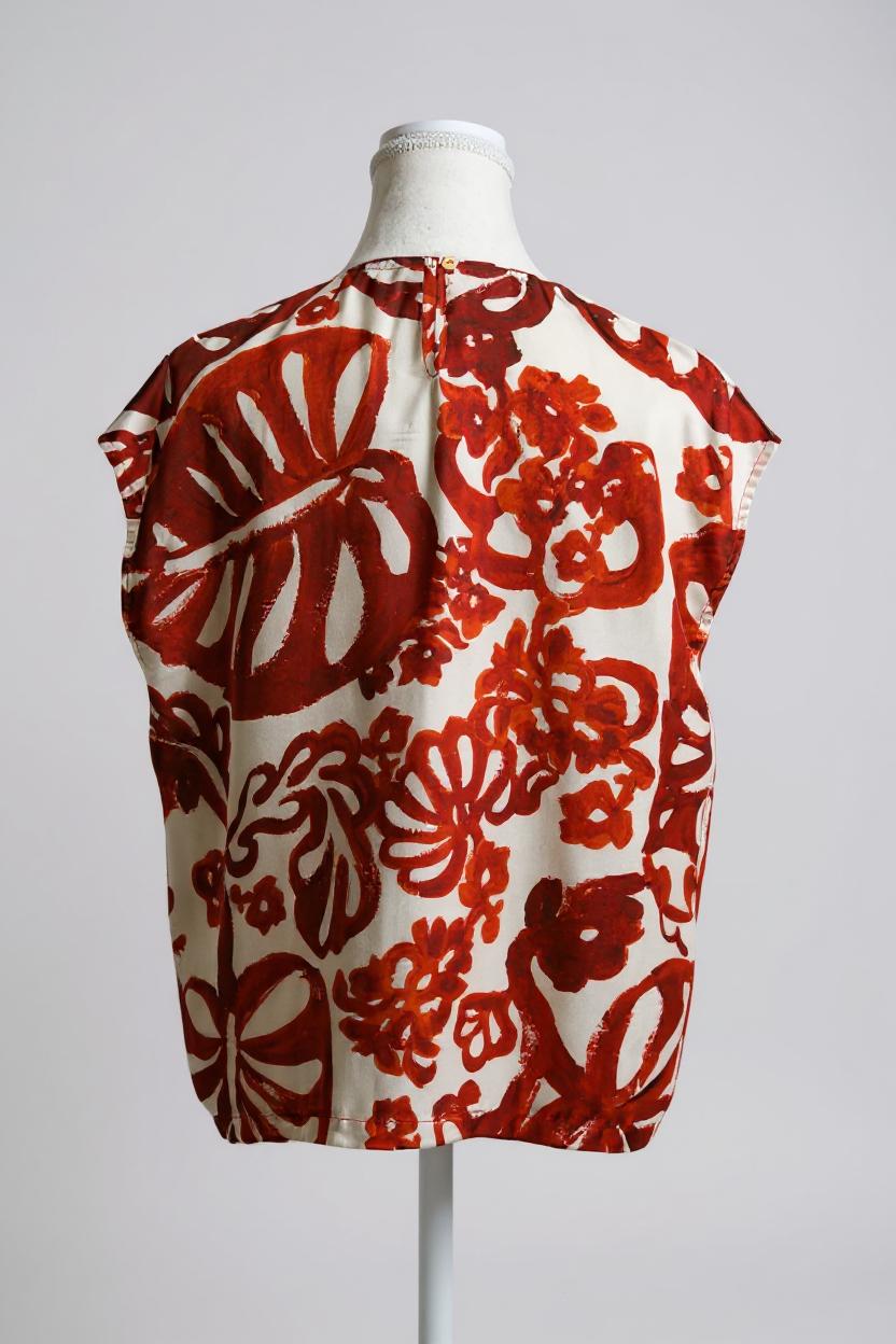 Bold Red Floral Mulberry Silk Sleeveless Top | Chic Silk Blouse