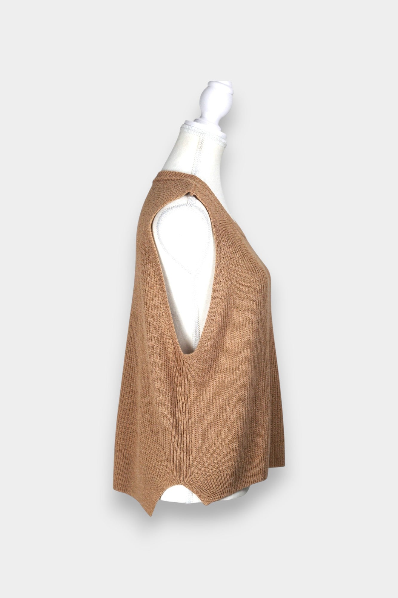 Knitted Tussah Silk Vest | Camel Brown