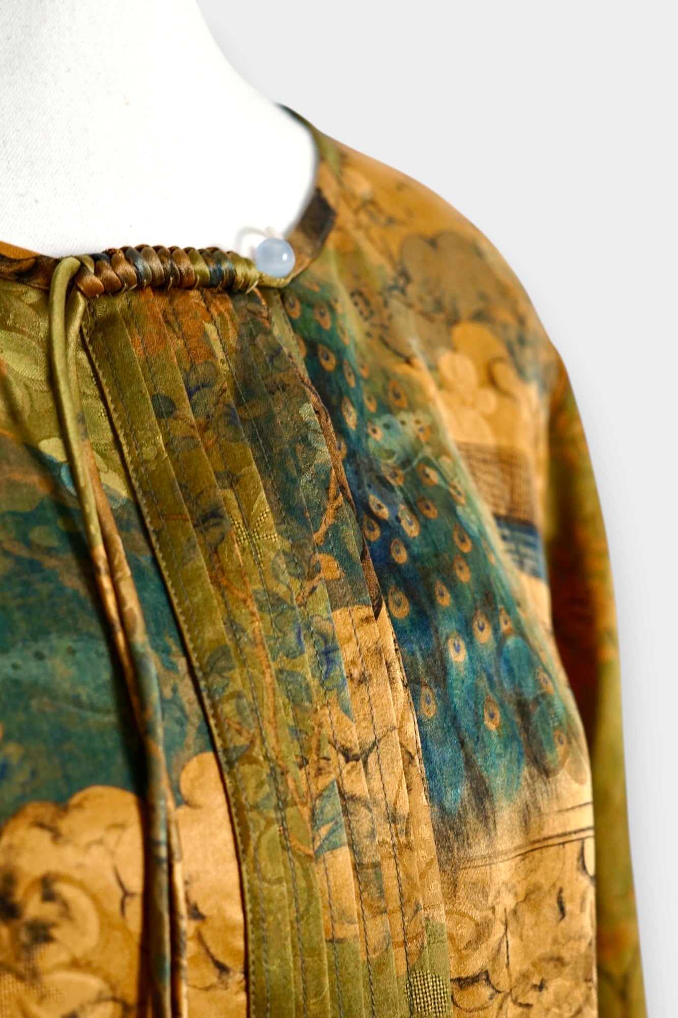 Gambiered Guangdong Gauze Silk Dress | Peacock Garden Print