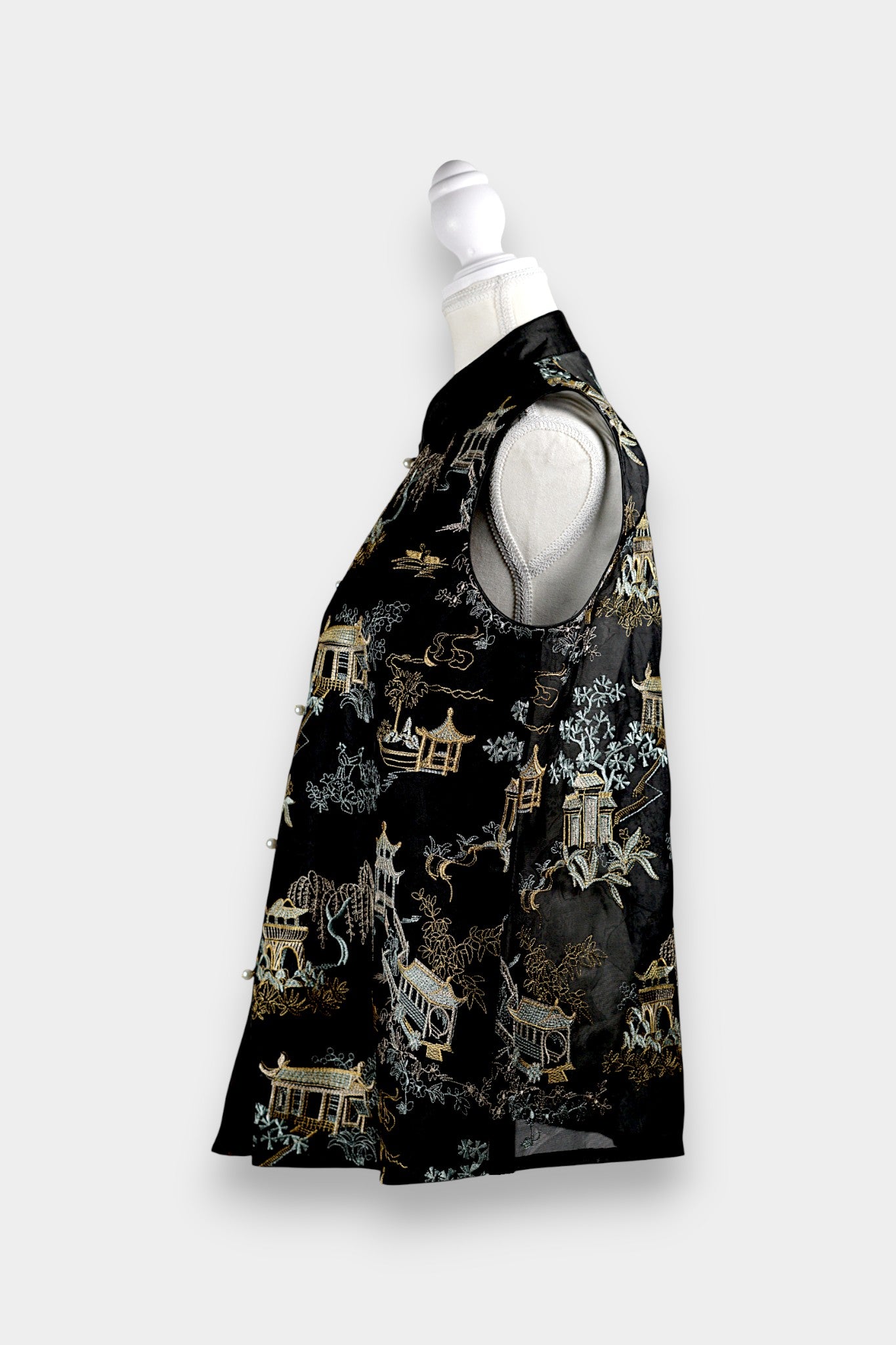 Handcrafted Embroidered Silk Vest | 100% Mulberry Silk Vest with Chinese Knot Buttons