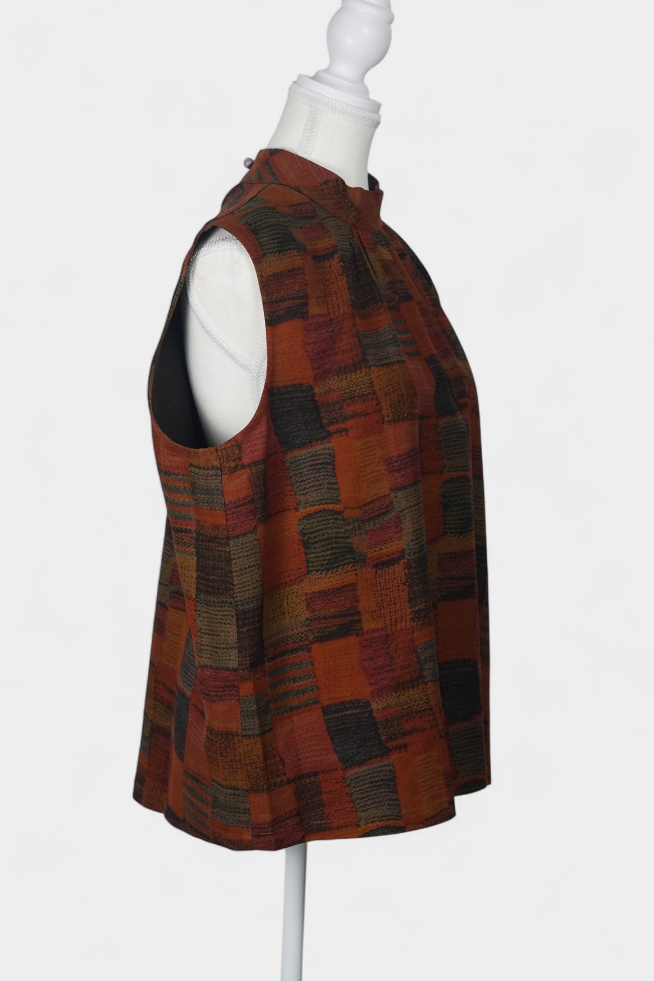 Handcrafted Gambiered Guangdong Gauze Silk Vest | Brown Outerwear
