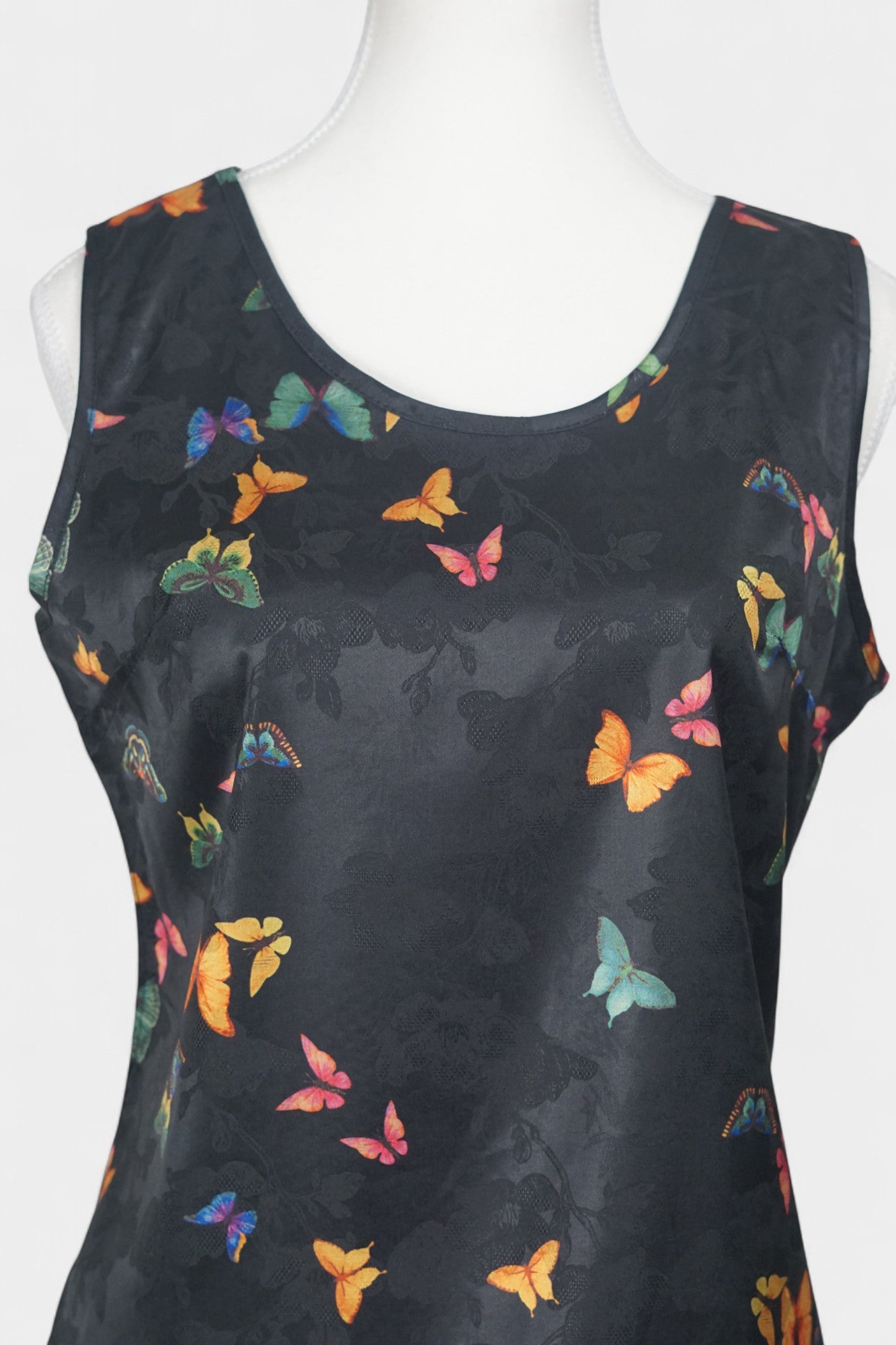 Gambiered Guangdong Gauze Silk Sleeveless Top | Butterfly Jacquard