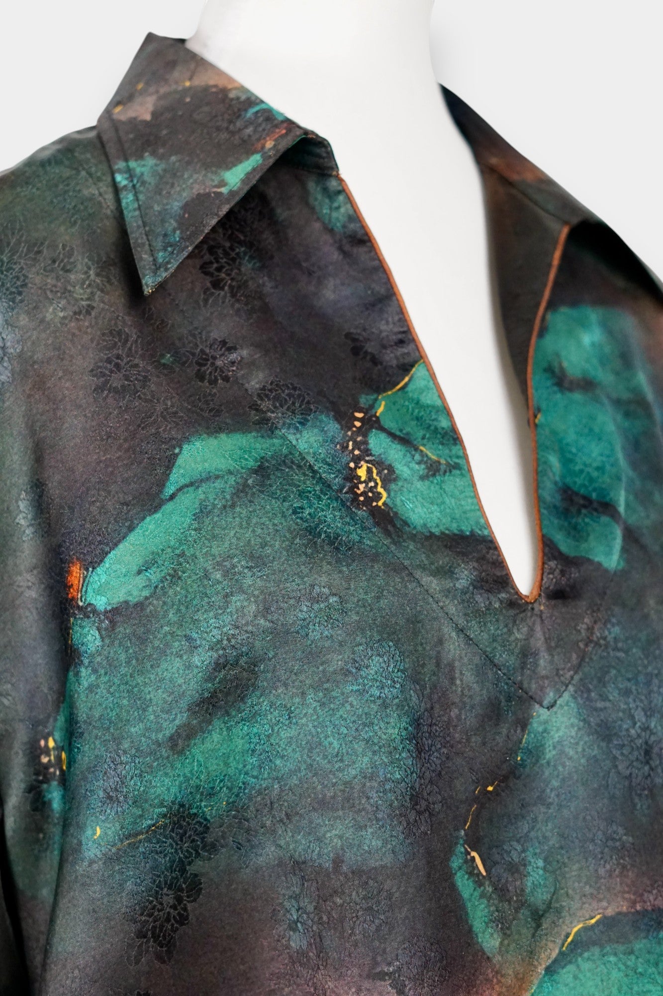 Handmade Gambiered Guangdong Gauze Silk Top | Abstract Print