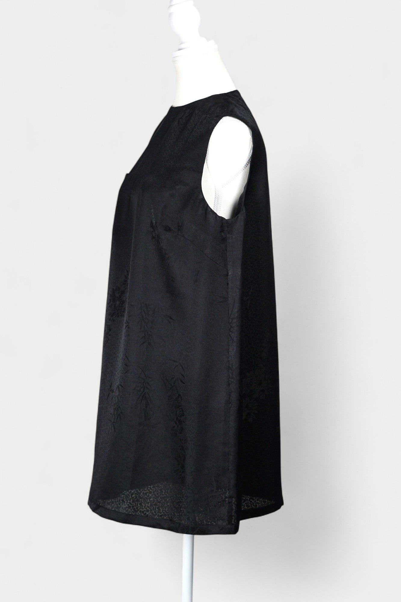 Handmade Mulberry Silk Sleeveless Dress | Black