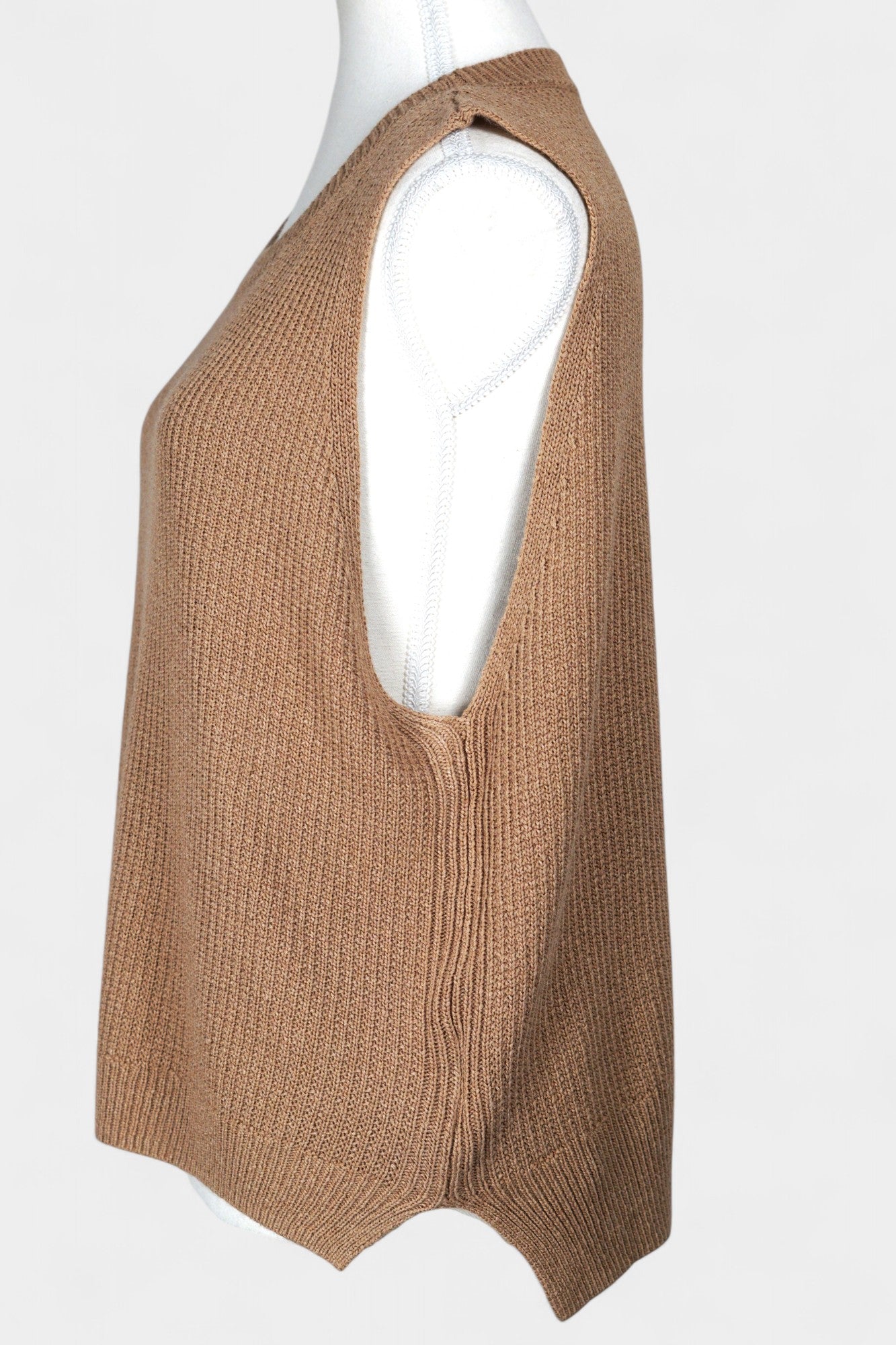Knitted Tussah Silk Vest | Camel Brown