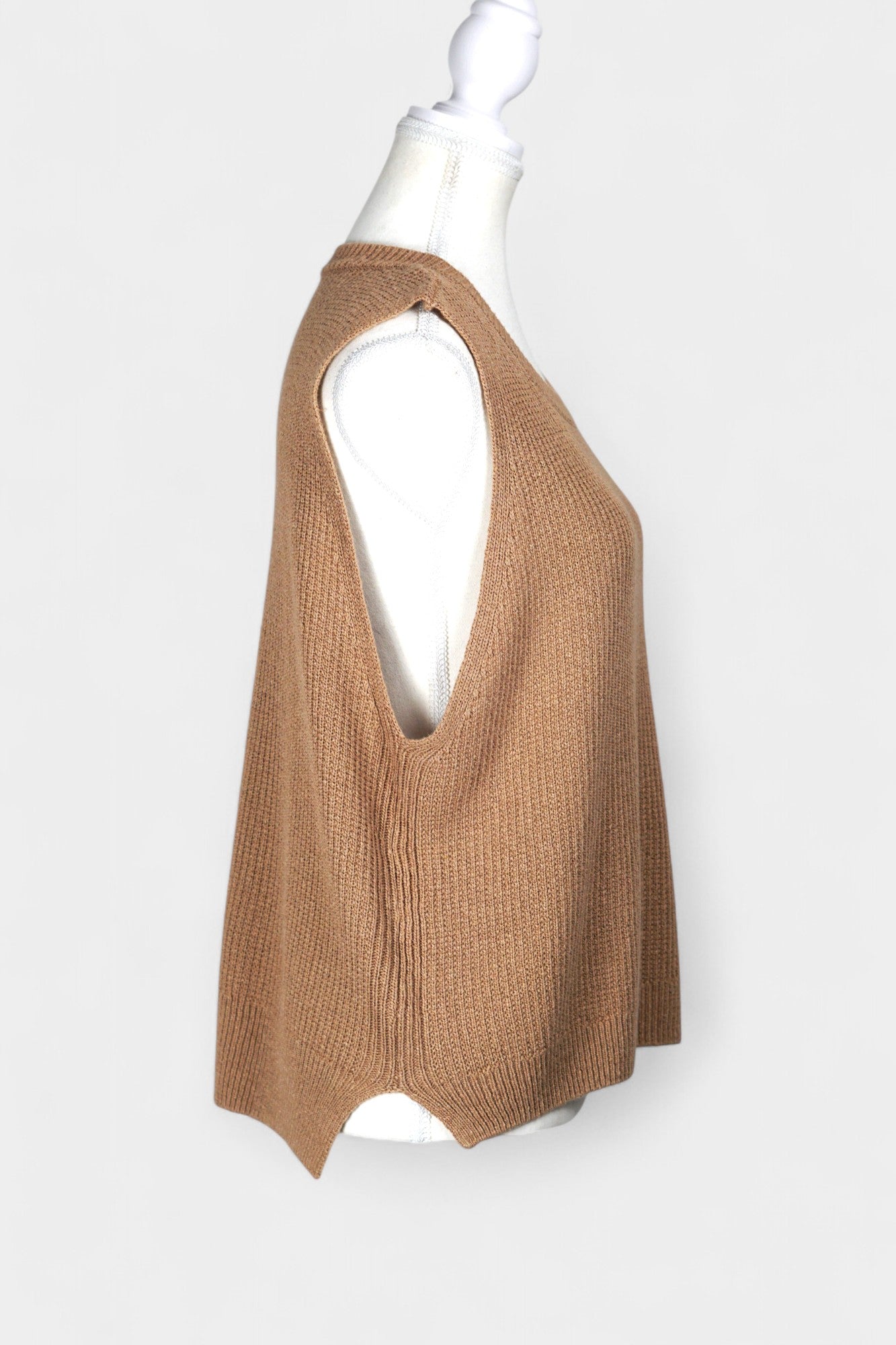 Knitted Tussah Silk Vest | Camel Brown