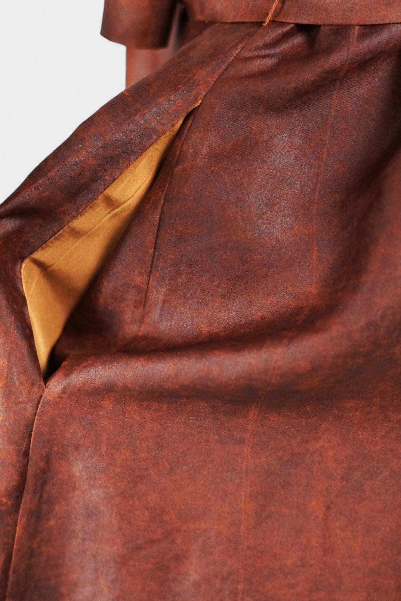 Gambiered Guangdong Gauze Silk Dress | Red-Brown Short Sleeve