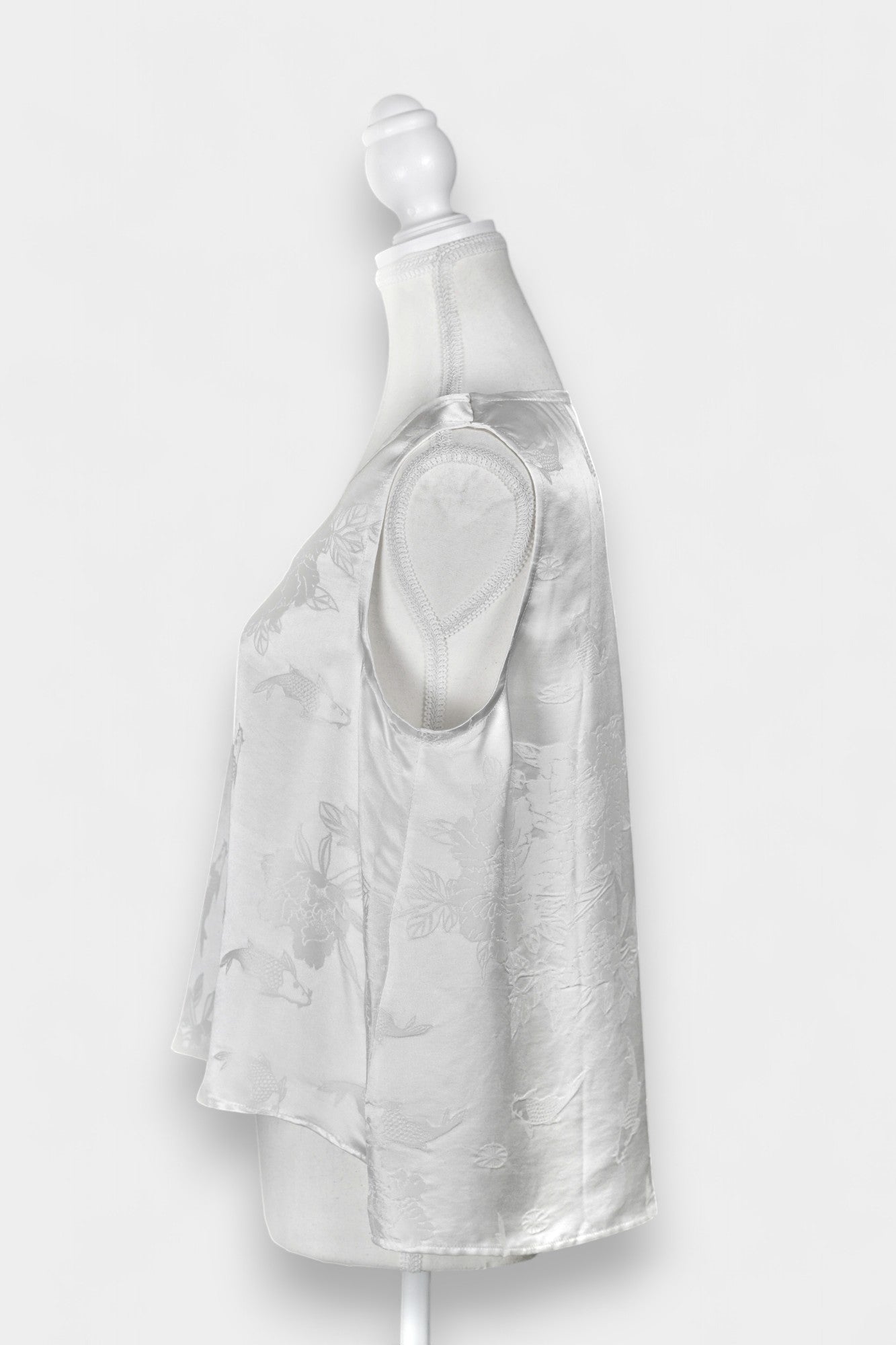 Handmade Mulberry Silk Jacquard Sleeveless Top | White