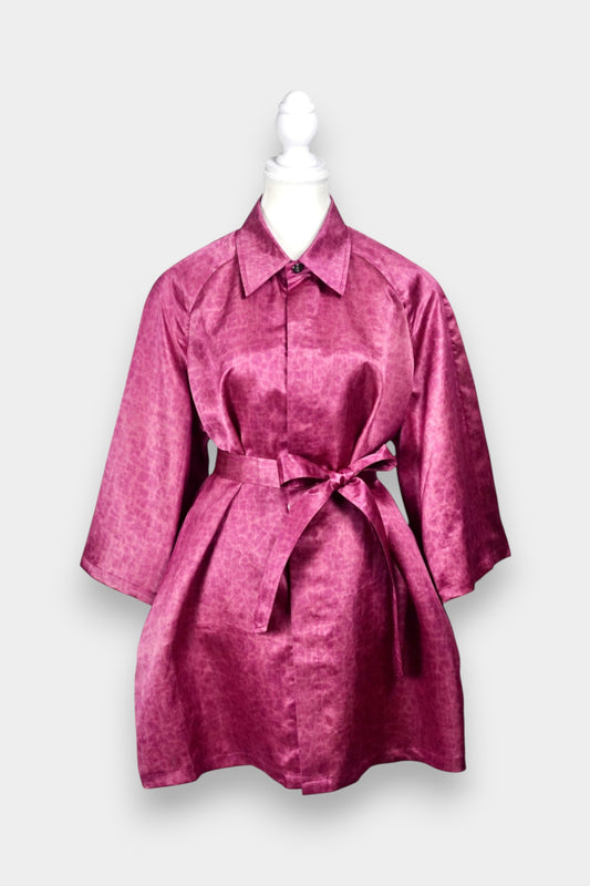 Mottled pink raspberry Gambiered Guangdong Gauze silk coat with tie belt.