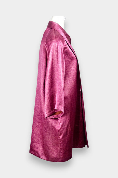 Mottled pink raspberry Gambiered Guangdong Gauze silk coat with tie belt.