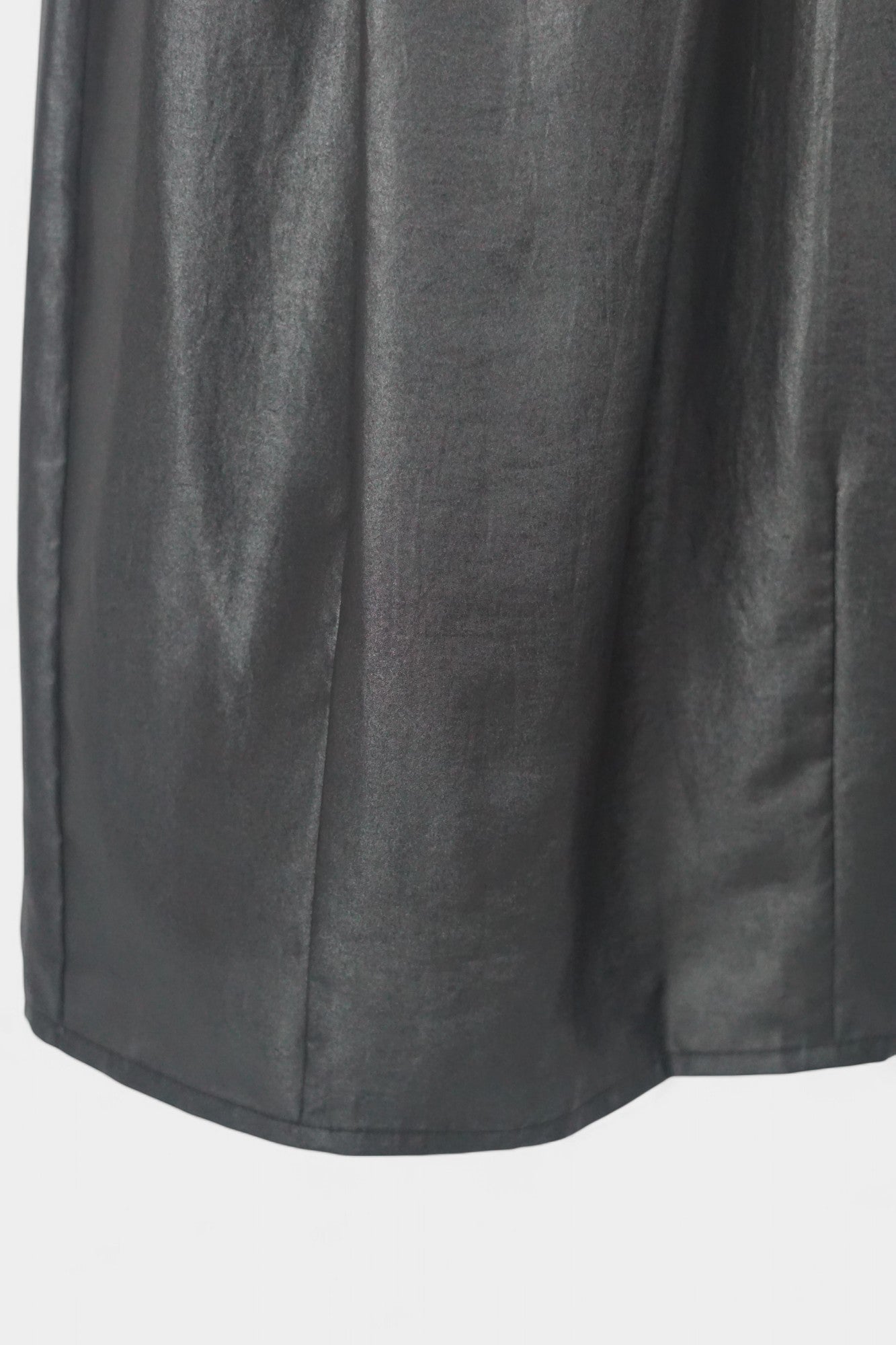 Black Xiangyun Sha silk skirt with elastic waistband and characteristic leather-like sheen