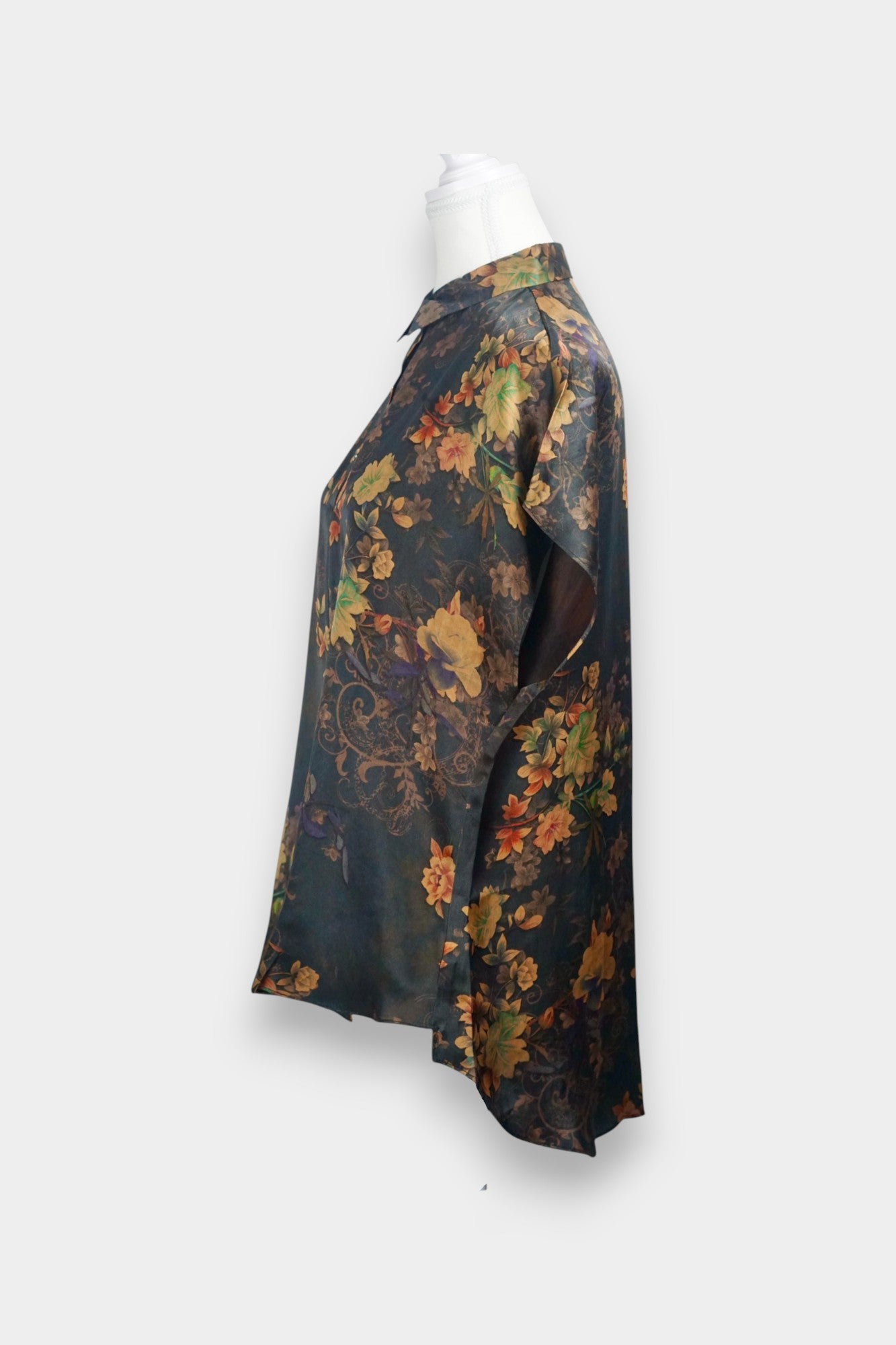 Vintage style botanical print top, black and gold flower pattern short sleeve shirt for women