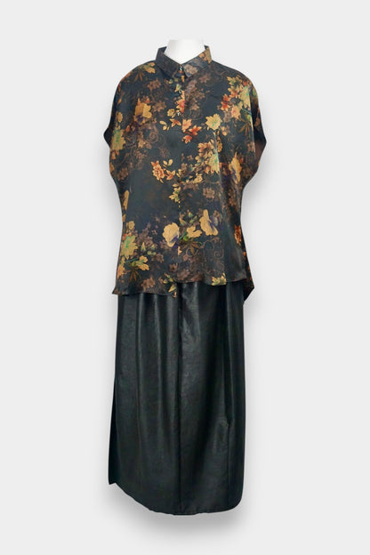 Vintage style botanical print top, black and gold flower pattern short sleeve shirt for women