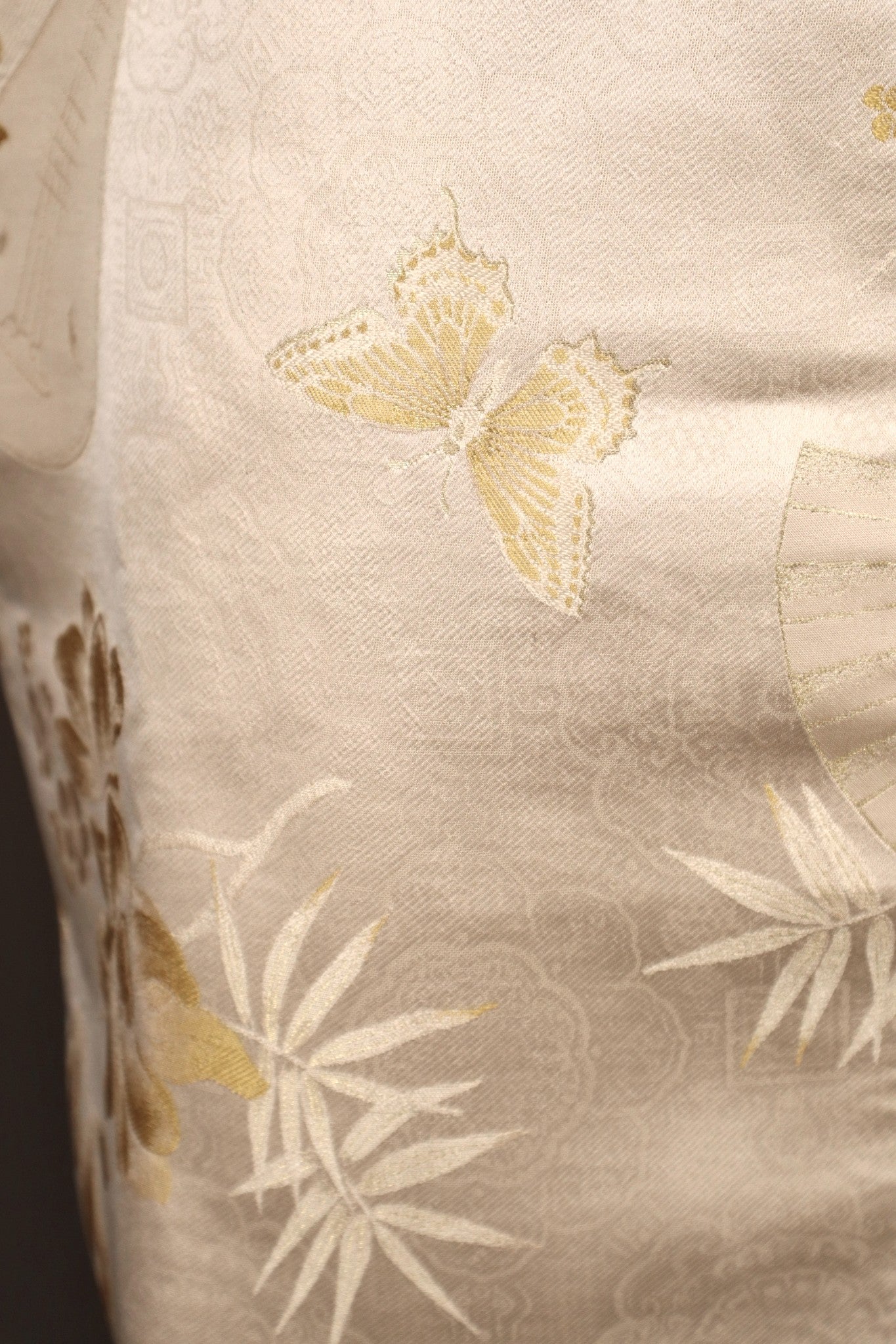 Handcrafted Champagne Song Dynasty Brocade Silk Vest | Butterfly Floral Jacquard