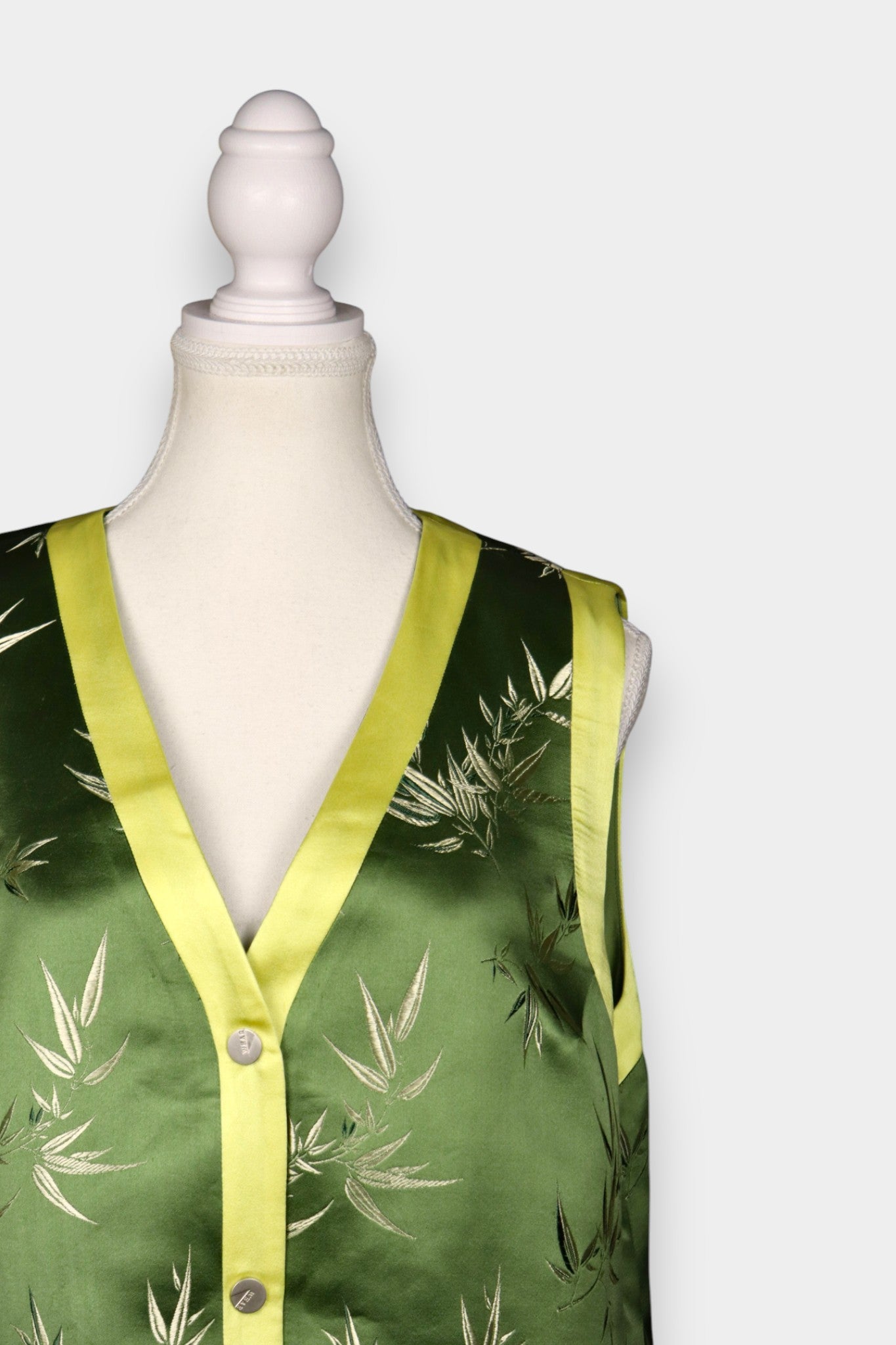 Handmade Song Dynasty Brocade Silk Vest | Green Bamboo Jacquard with Contrast Trim