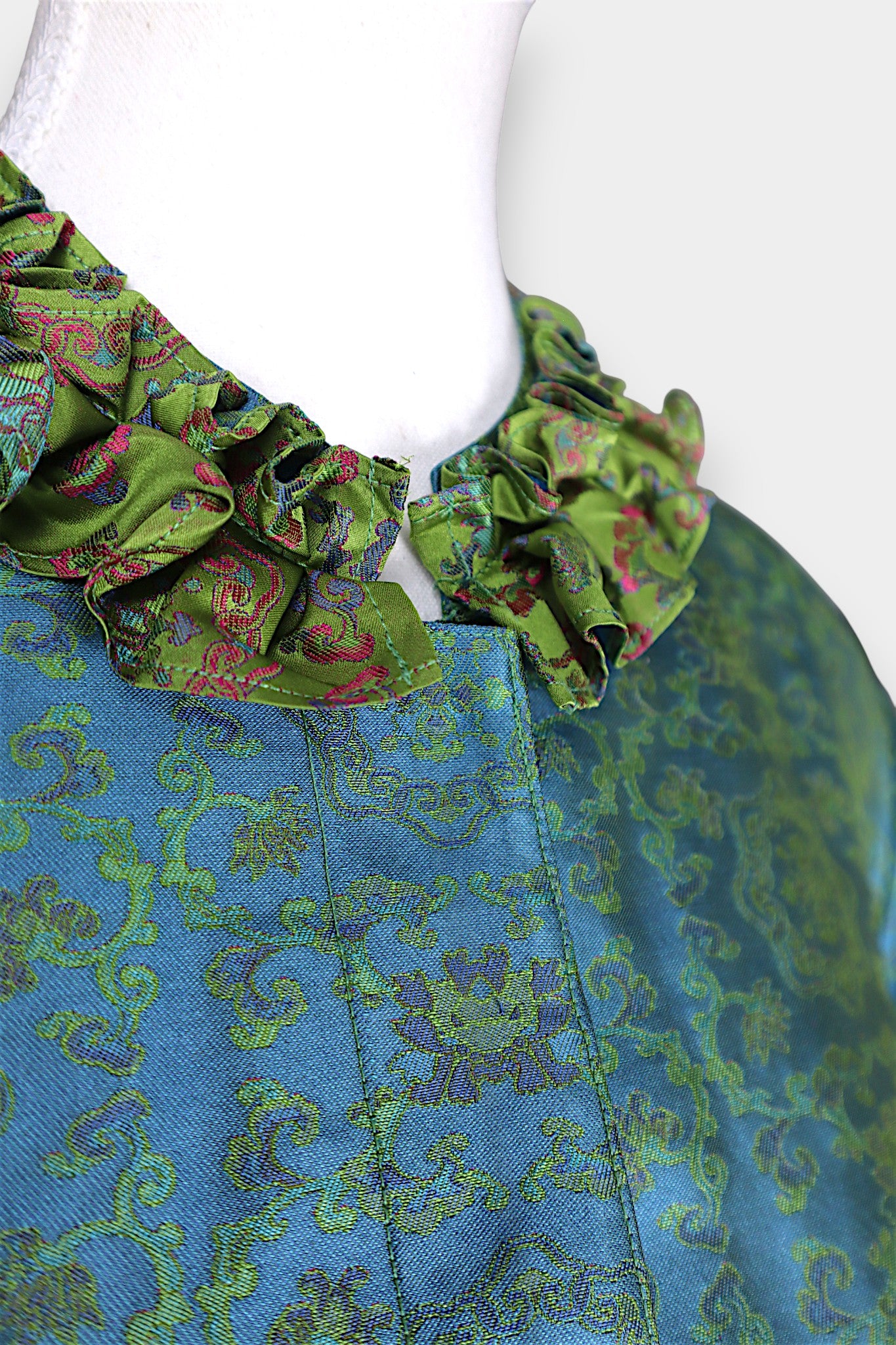 Song Dynasty Brocade Silk Petal-Collar Shirt