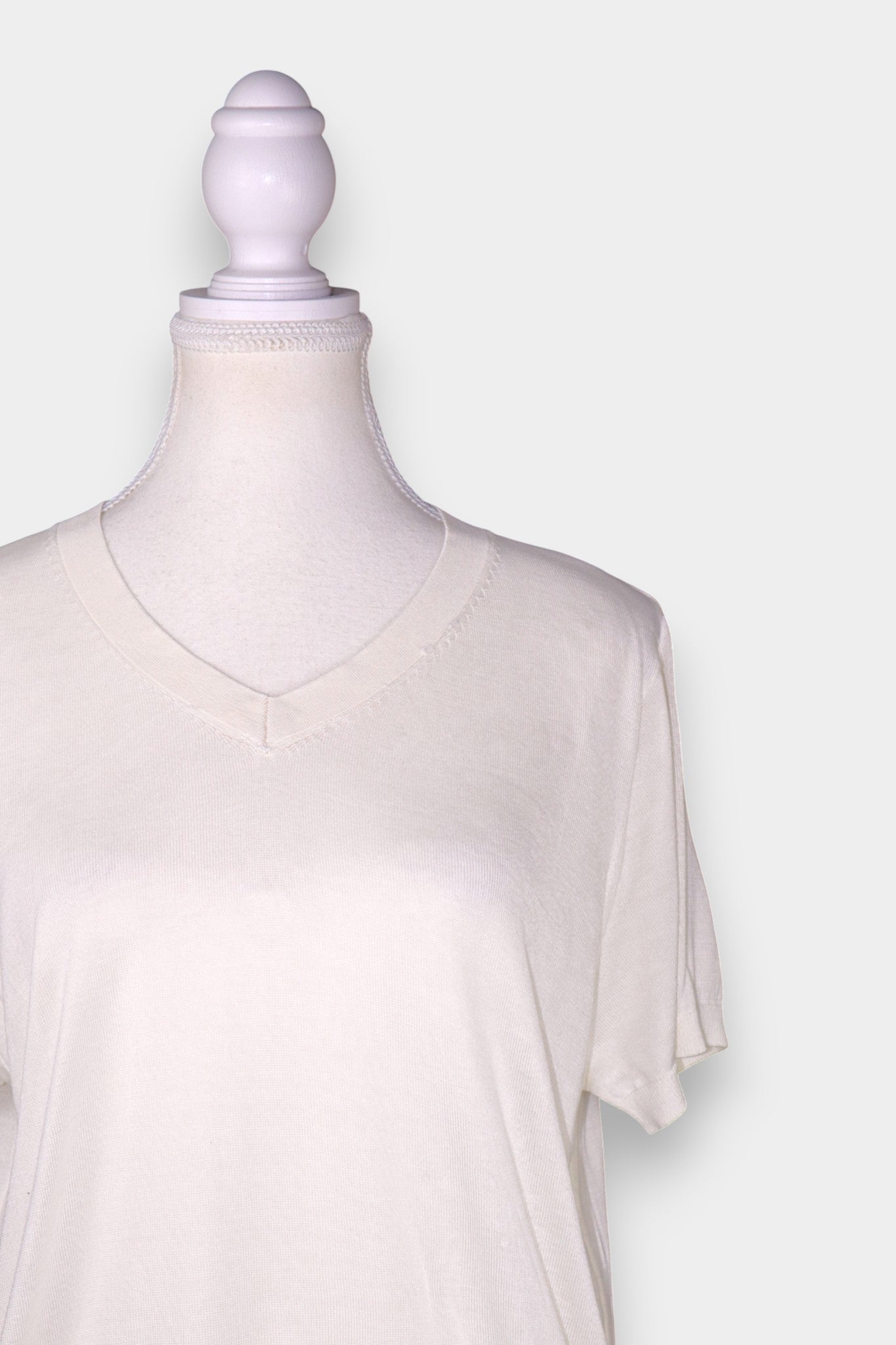 Mulberry Silk Knit V-Neck Short Sleeve Blouse