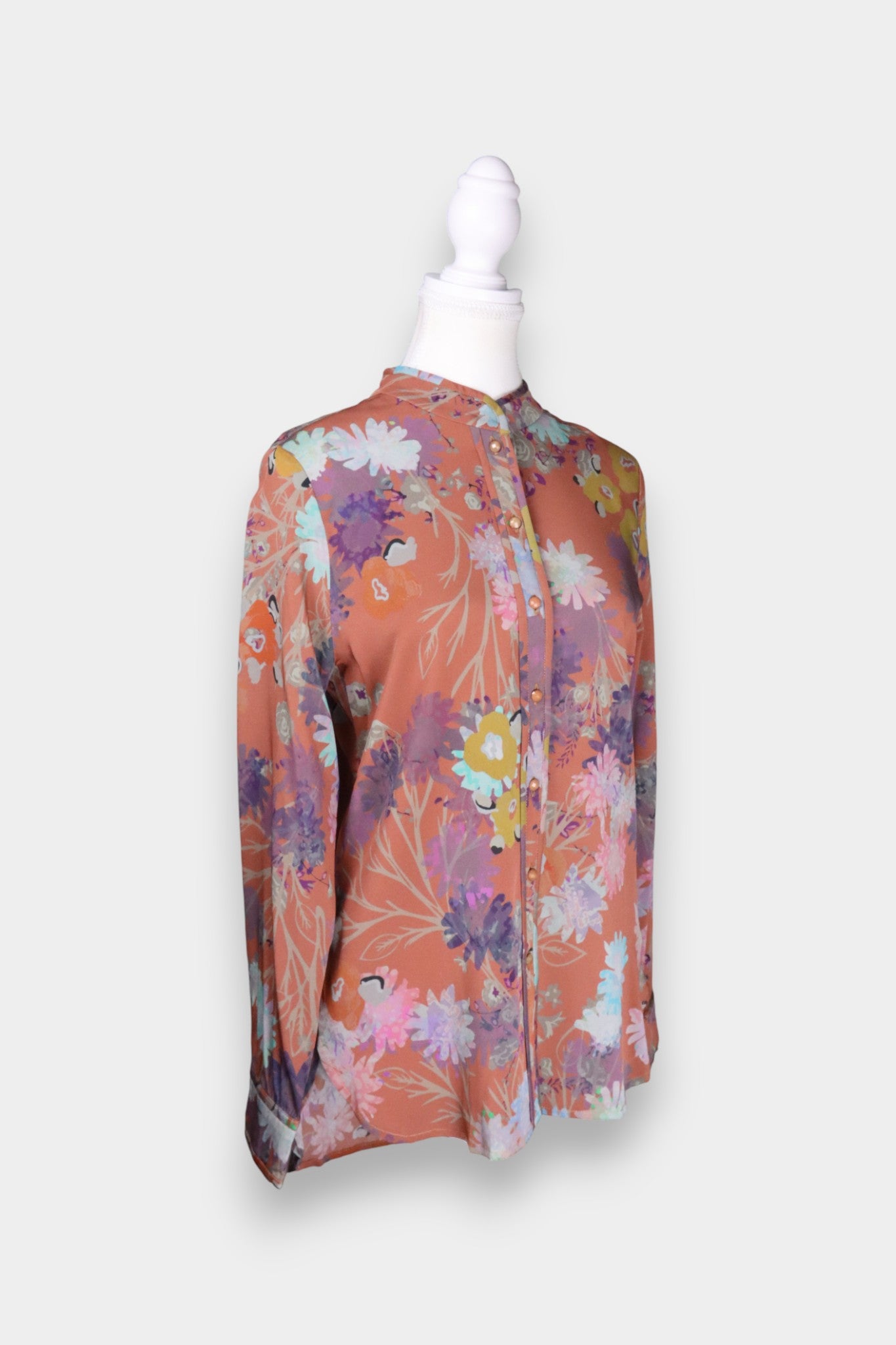 Mulberry-Silk-Relaxed-Fit-Shirt-Dirty-Orange-Classic-Collar-Right-Side-Look