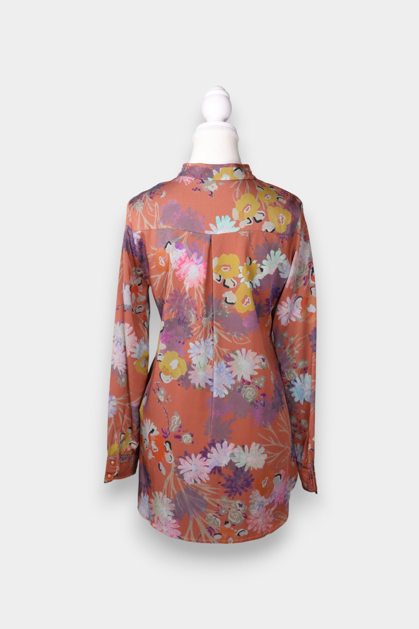 Mulberry-Silk-Relaxed-Fit-Shirt-Dirty-Orange-Classic-Collar-Back-Look