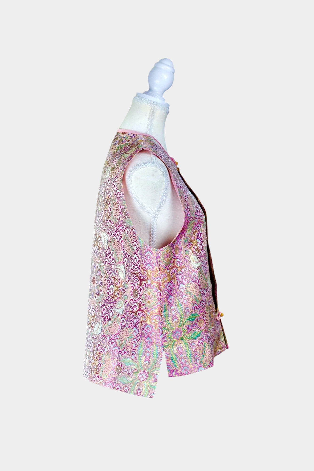 Elegant Song Brocade silk waistcoat in soft pink with exquisite jacquard detail